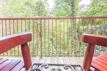 Lodge G Sasquatch Lodges Sleeps 13 蓋特林堡 外观 照片